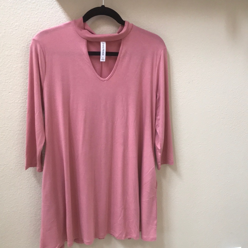 Zenana rose pocket choker-cutout top